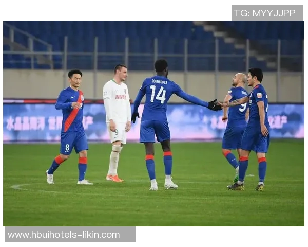 上海足球队联赛表现分析团队配合默契与战术执行力的深度剖析 上海足球队联赛表现分析团队配合默契与战术执行力的深度剖析