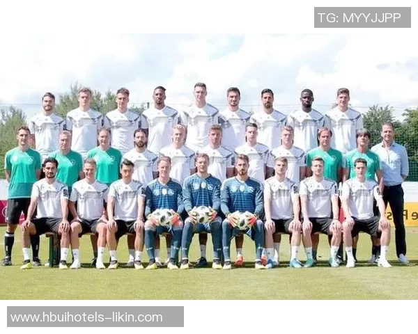 德国6号足球明星的辉煌历程与成就揭秘 德国6号足球明星的辉煌历程与成就揭秘